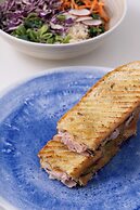 One King West Hotel & Residence