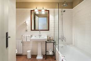 Bremon Boutique Hotel by Duquessa Hotels Collection