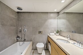 Amada Colossos Resort