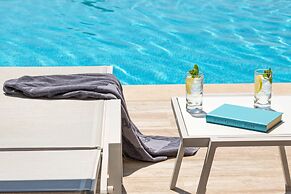 Amada Colossos Resort