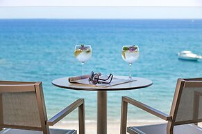 Amada Colossos Resort