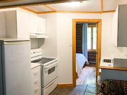 Auberge Alpine Inn