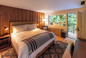 Historic Rocky Waters Inn, A Small Luxury Hotel