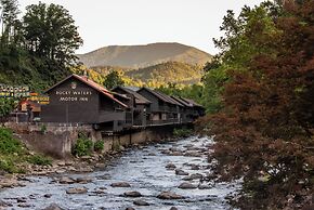 Historic Rocky Waters Inn, A Small Luxury Hotel