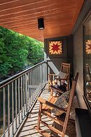 Historic Rocky Waters Inn, A Small Luxury Hotel