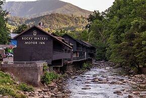 Historic Rocky Waters Inn, A Small Luxury Hotel