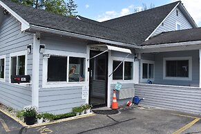 Pilgrim Inn & Cottages