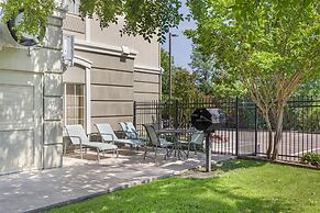 Best Western Plus Monica Royale Inn & Suites