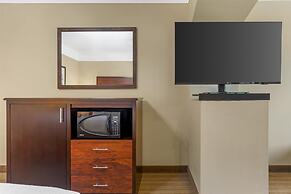 Best Western Plus Monica Royale Inn & Suites