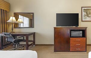 Best Western Plus Monica Royale Inn & Suites