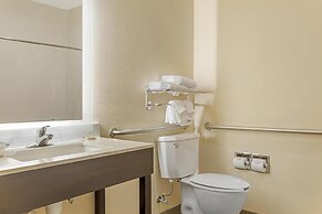 Best Western Plus Monica Royale Inn & Suites