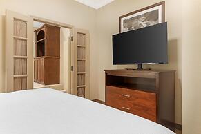 Best Western Plus Monica Royale Inn & Suites