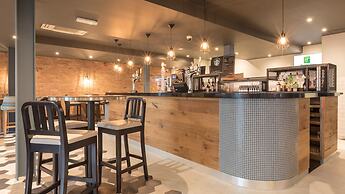 Holiday Inn Manchester-Central Park by IHG