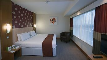 Holiday Inn Manchester-Central Park by IHG