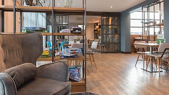 Holiday Inn Manchester-Central Park by IHG