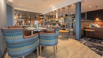 Holiday Inn Manchester-Central Park by IHG