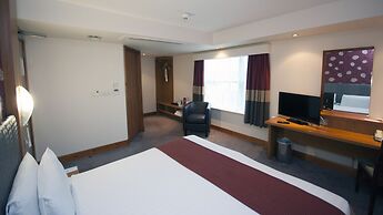 Holiday Inn Manchester-Central Park by IHG
