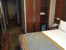 Glorious Hotel