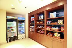 Hampton Inn & Suites by Hilton Laval