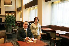 Hampton Inn & Suites by Hilton Laval