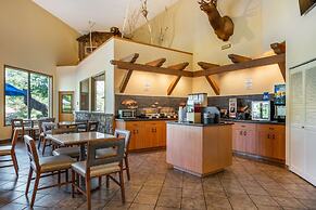 Best Western Lodge At River's Edge