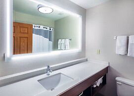 Holiday Inn Express Hotel & Suites Jenks by IHG