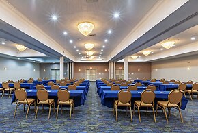 Holiday Inn Express Hotel & Suites Jenks by IHG