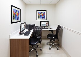 Holiday Inn Express Hotel & Suites Jenks by IHG