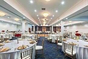 Holiday Inn Express Hotel & Suites Jenks by IHG