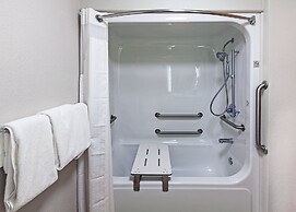 Holiday Inn Express Hotel & Suites Jenks by IHG