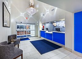 Holiday Inn Express Hotel & Suites Jenks by IHG