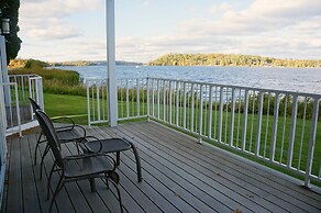 Maddens On Gull Lake