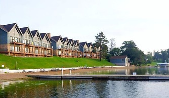 Maddens On Gull Lake