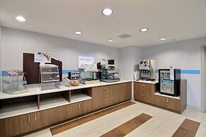 Holiday Inn Express Hotel & Suites Milwaukee Airport by IHG