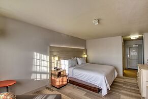 Holiday Inn Express Hotel & Suites Milwaukee Airport by IHG