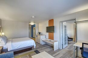 Holiday Inn Express Hotel & Suites Milwaukee Airport by IHG