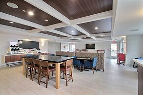 Holiday Inn Express Hotel & Suites Milwaukee Airport by IHG