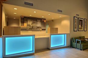 Holiday Inn Express Hotel & Suites Milwaukee Airport by IHG