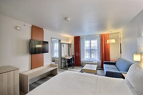 Holiday Inn Express Hotel & Suites Milwaukee Airport by IHG
