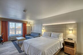 Holiday Inn Express Hotel & Suites Milwaukee Airport by IHG