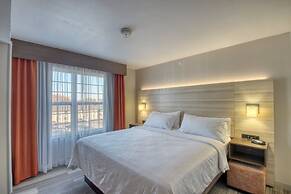 Holiday Inn Express Hotel & Suites Milwaukee Airport by IHG