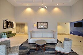 Holiday Inn Express Hotel & Suites Milwaukee Airport by IHG