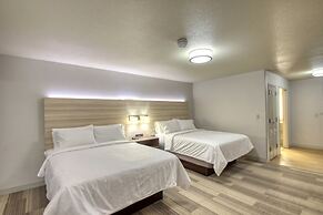 Holiday Inn Express Hotel & Suites Milwaukee Airport by IHG