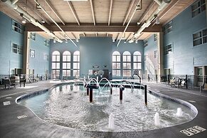 Holiday Inn Express Hotel & Suites Milwaukee Airport by IHG