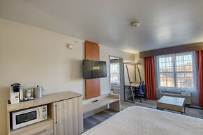 Holiday Inn Express Hotel & Suites Milwaukee Airport by IHG