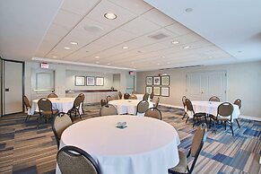 Holiday Inn Express Hotel & Suites Milwaukee Airport by IHG