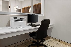 Holiday Inn & Suites Albuquerque Airport by IHG