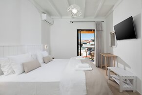 Bella Vista Beach Hotel and Studios