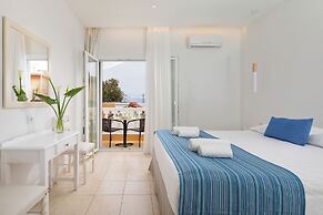 Bella Vista Beach Hotel and Studios