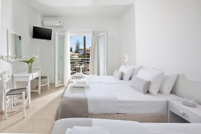 Bella Vista Beach Hotel and Studios